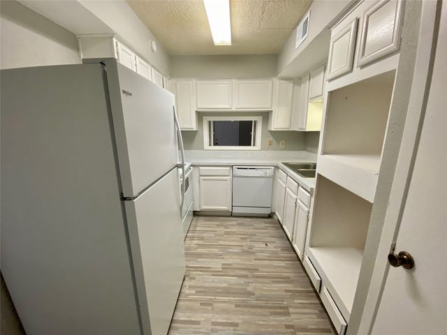 9696 Walnut Street 405, Dallas, TX 75243