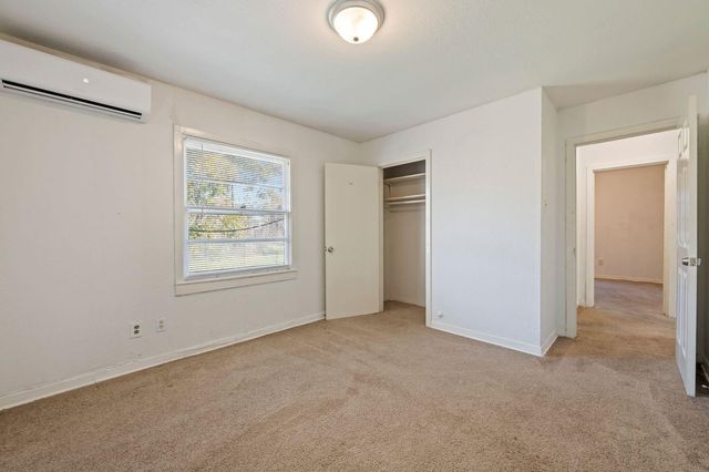 6717 Fairwood Road, Hitchcock, TX 77563