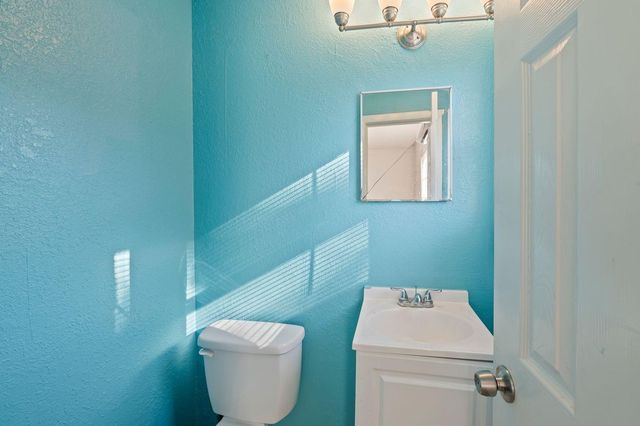 6717 Fairwood Road, Hitchcock, TX 77563