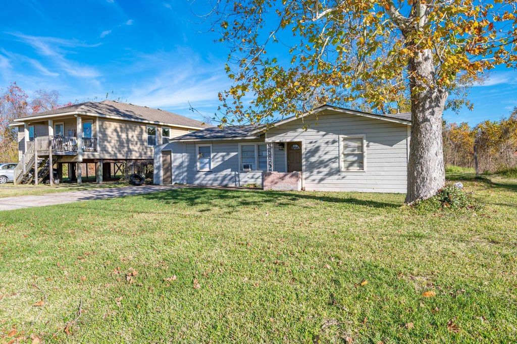 6717 Fairwood Road, Hitchcock, TX 77563