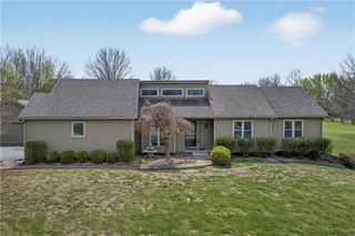 8945 W 167th Street, Stilwell, KS 66085