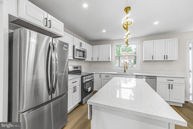 157 WILMINGTON PL SE, Washington, DC 20032