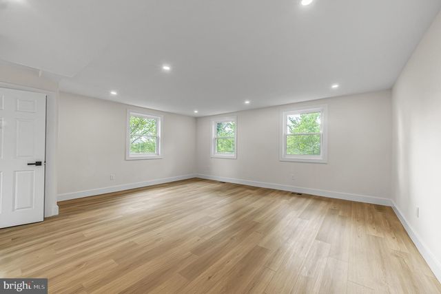 157 WILMINGTON PL SE, Washington, DC 20032