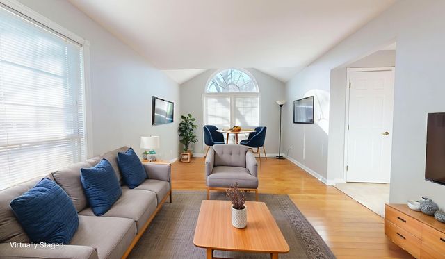 306 N Beringer Circle, Urbana, IL 61802