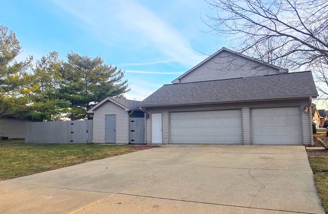 306 N Beringer Circle, Urbana, IL 61802