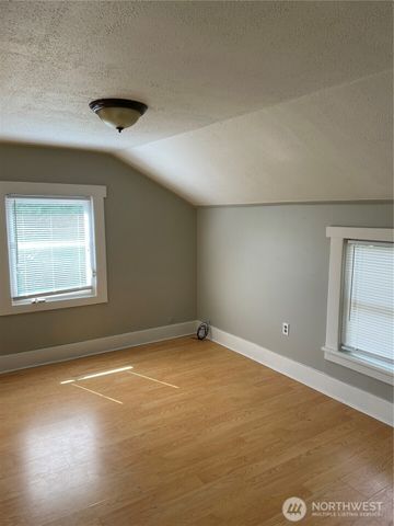 328 S Division Street, Auburn, WA 98001