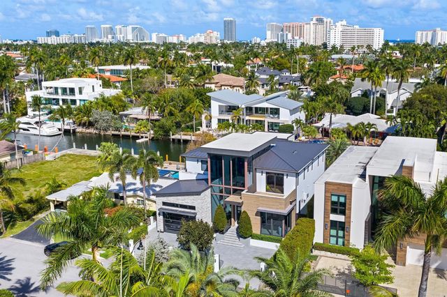424 Coconut Isle Drive, Fort Lauderdale, FL 33301