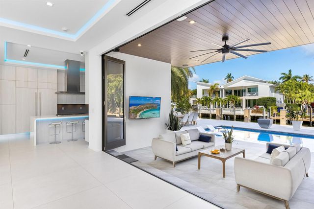 424 Coconut Isle Drive, Fort Lauderdale, FL 33301