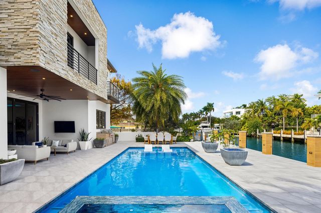 424 Coconut Isle Drive, Fort Lauderdale, FL 33301