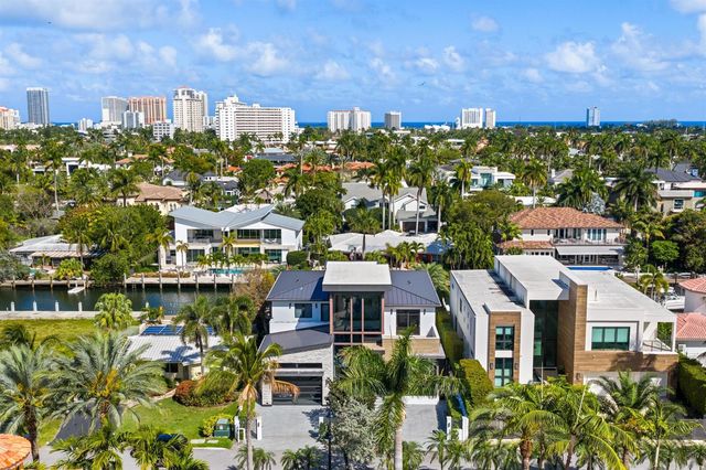 424 Coconut Isle Drive, Fort Lauderdale, FL 33301