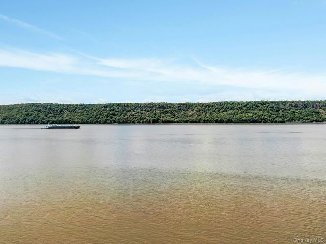 23 Water Grant Street 4I, Yonkers, NY 10701