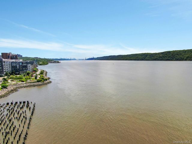 23 Water Grant Street 4I, Yonkers, NY 10701