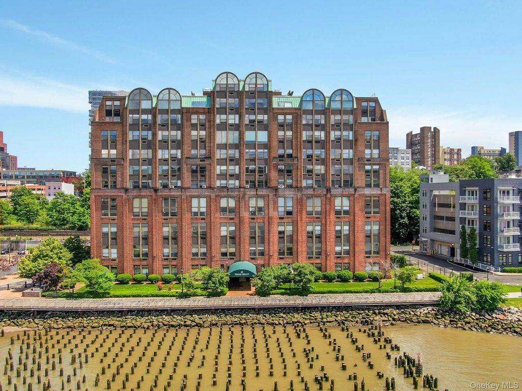 23 Water Grant Street 4I, Yonkers, NY 10701