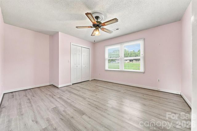 2796 Lakeview Drive, Lenoir, NC 28645