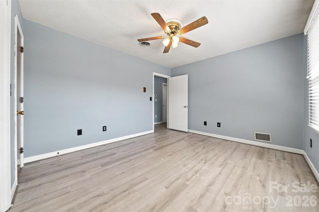 2796 Lakeview Drive, Lenoir, NC 28645