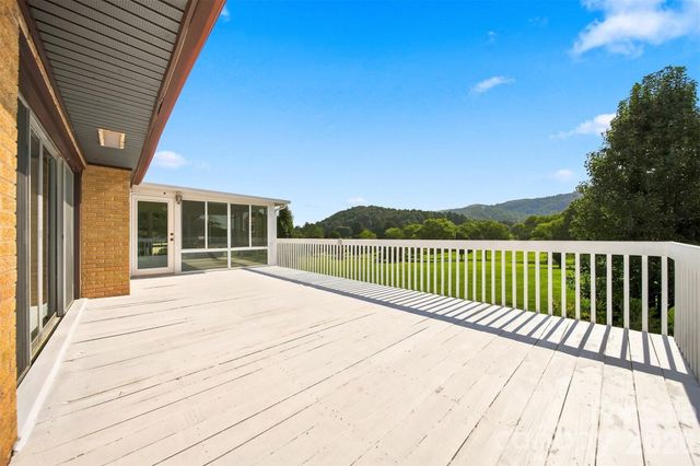 2796 Lakeview Drive, Lenoir, NC 28645