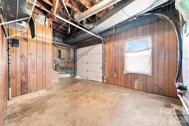 2796 Lakeview Drive, Lenoir, NC 28645