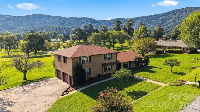 2796 Lakeview Drive, Lenoir, NC 28645