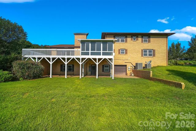 2796 Lakeview Drive, Lenoir, NC 28645