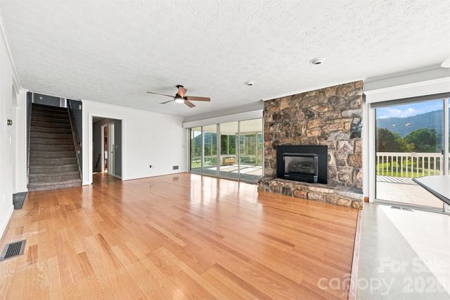 2796 Lakeview Drive, Lenoir, NC 28645