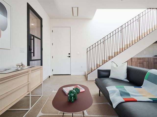 1000 Gullett ST 2, Austin, TX 78702