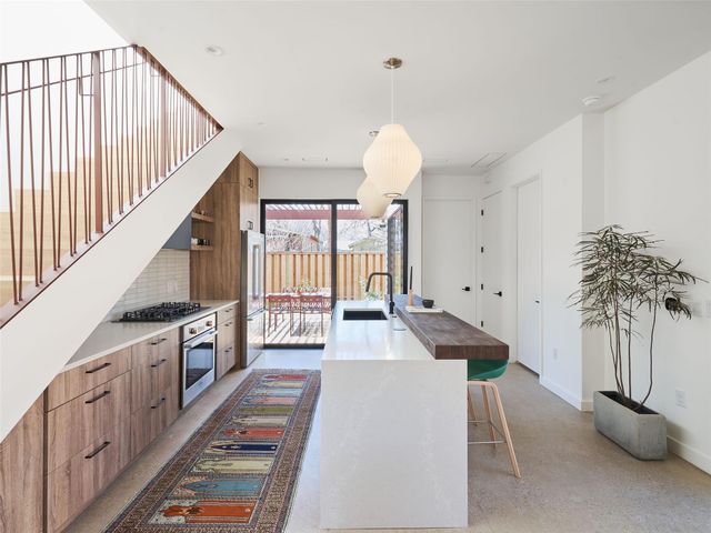 1000 Gullett ST 2, Austin, TX 78702