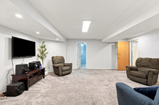 893 Chalfont Drive, Sun Prairie, WI 53590