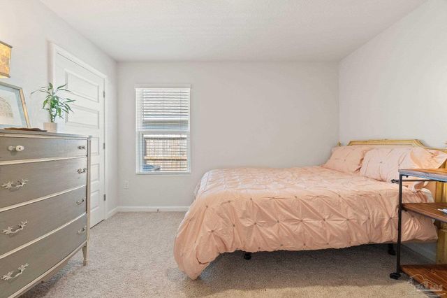 5252 Peach Dr, Pace, FL 32571