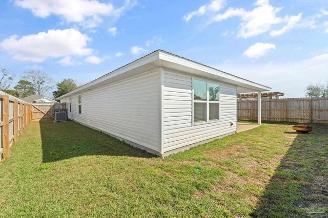 5252 Peach Dr, Pace, FL 32571