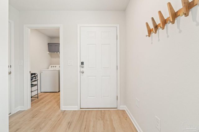 5252 Peach Dr, Pace, FL 32571