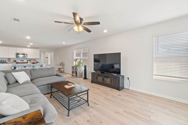 5252 Peach Dr, Pace, FL 32571