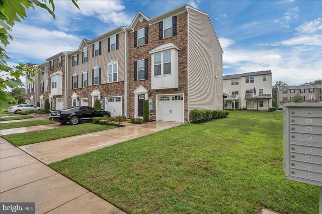 111 VILLAGE GREEN LN, Sicklerville, NJ 08081