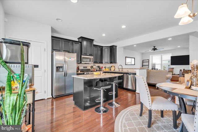 111 VILLAGE GREEN LN, Sicklerville, NJ 08081