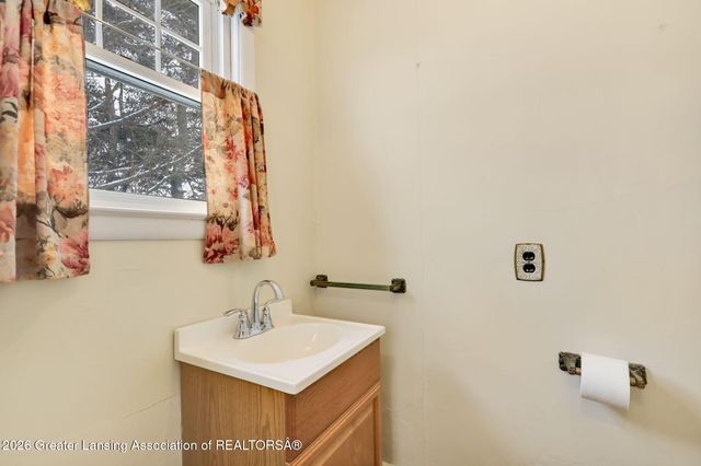 1917 Teel Avenue, Lansing, MI 48910