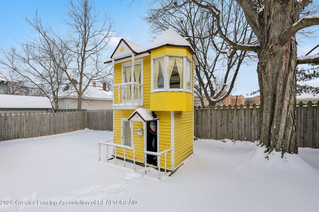 1917 Teel Avenue, Lansing, MI 48910