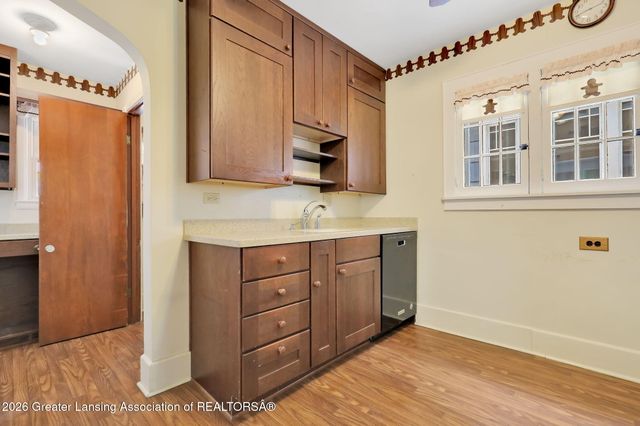 1917 Teel Avenue, Lansing, MI 48910