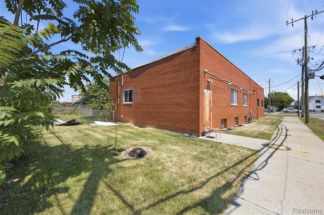 7001 Wyoming Avenue, Dearborn, MI 48126