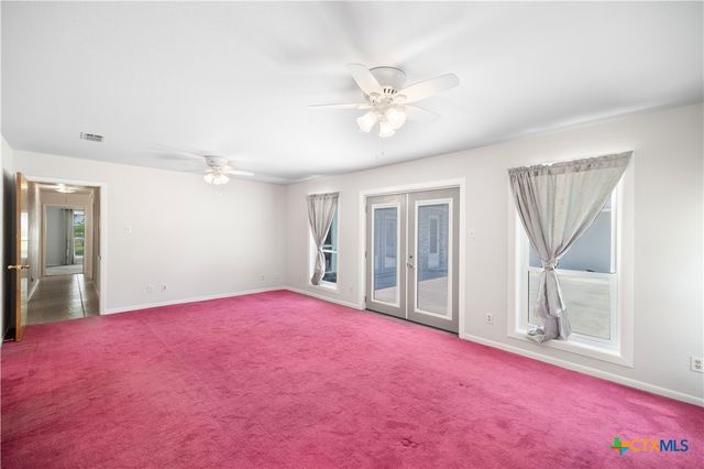 2460 N State Highway 95, Moulton, TX 77975