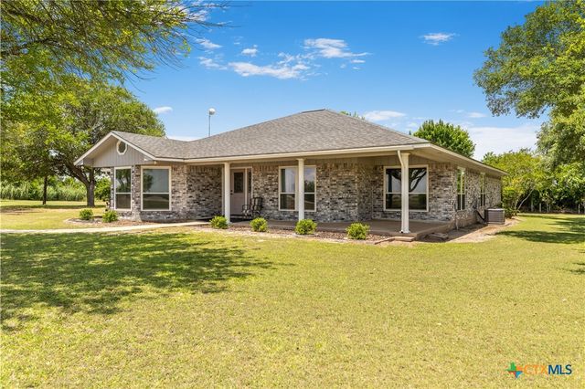 2460 N State Highway 95, Moulton, TX 77975