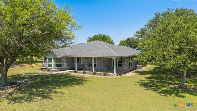 2460 N State Highway 95, Moulton, TX 77975