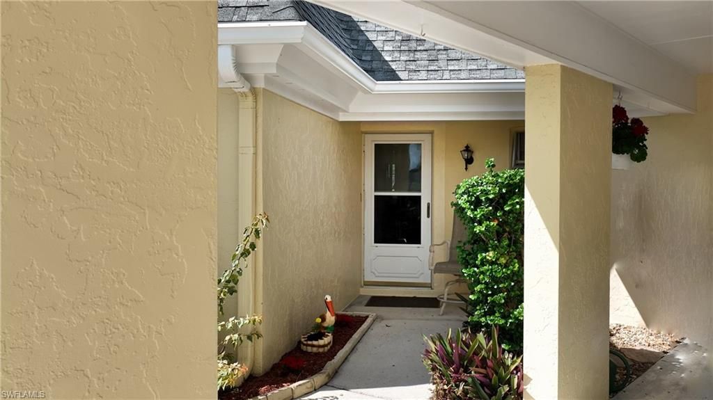8 Park Lane CIR, LEHIGH ACRES, FL 33936 — photo 2