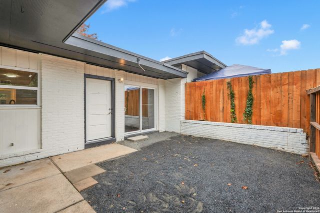 600 Gentleman Rd Apt 4, Balcones Heights, TX 78201