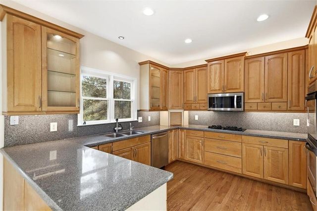 834 Valley Drive, Canton, GA 30114