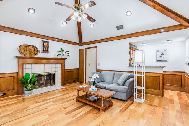 2337 Fox Glenn Circle, Bedford, TX 76021