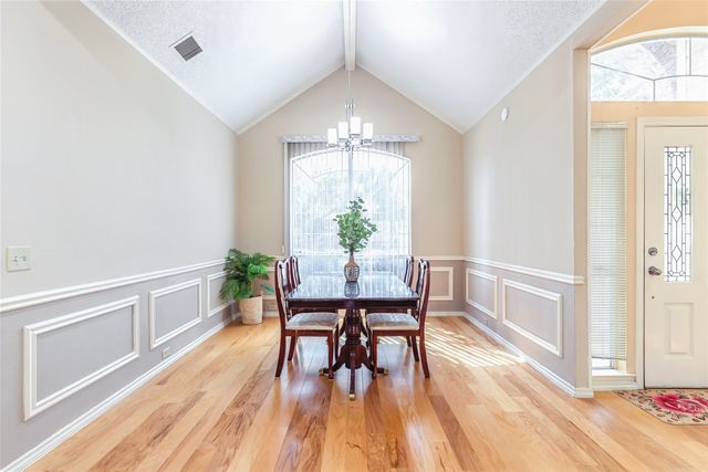 2337 Fox Glenn Circle, Bedford, TX 76021