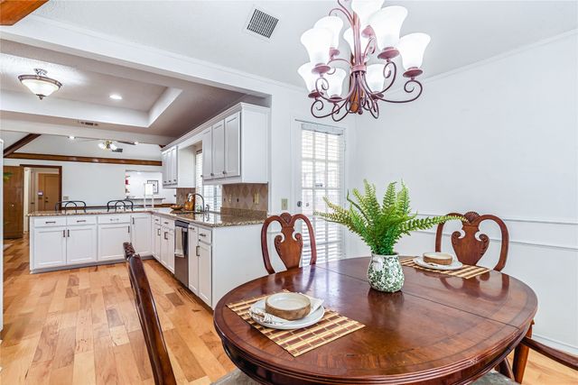 2337 Fox Glenn Circle, Bedford, TX 76021