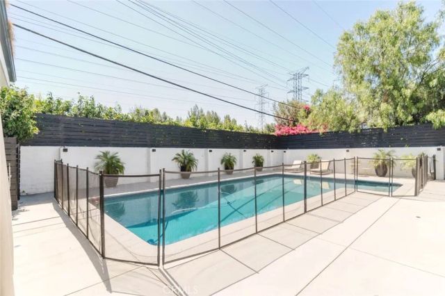 11072 Chimineas Avenue, Porter Ranch, CA 91326