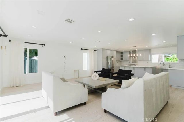 11072 Chimineas Avenue, Porter Ranch, CA 91326