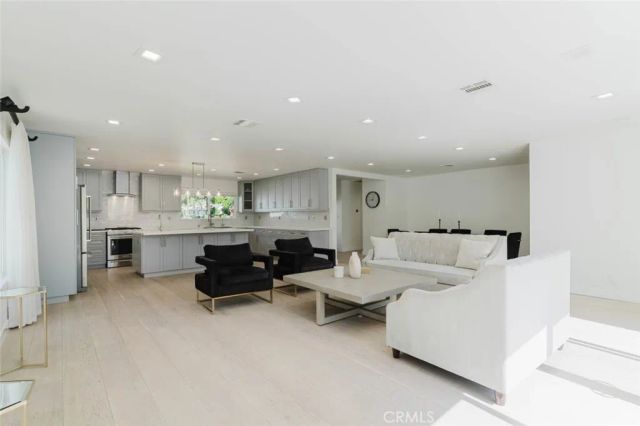 11072 Chimineas Avenue, Porter Ranch, CA 91326
