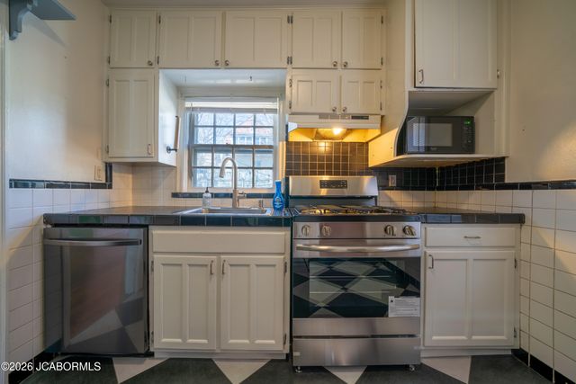 706 HOBBS TERRACE, Jefferson City, MO 65101